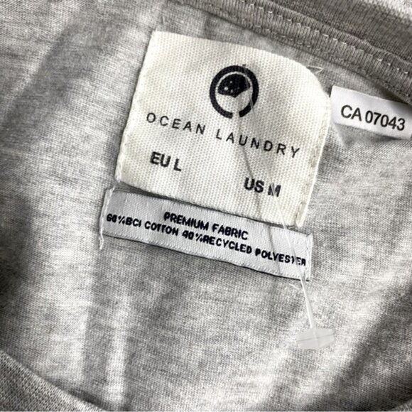 5/$25 Ocean Laundry Light Grey Crew Neck T Shirt M - Picture 3 of 16